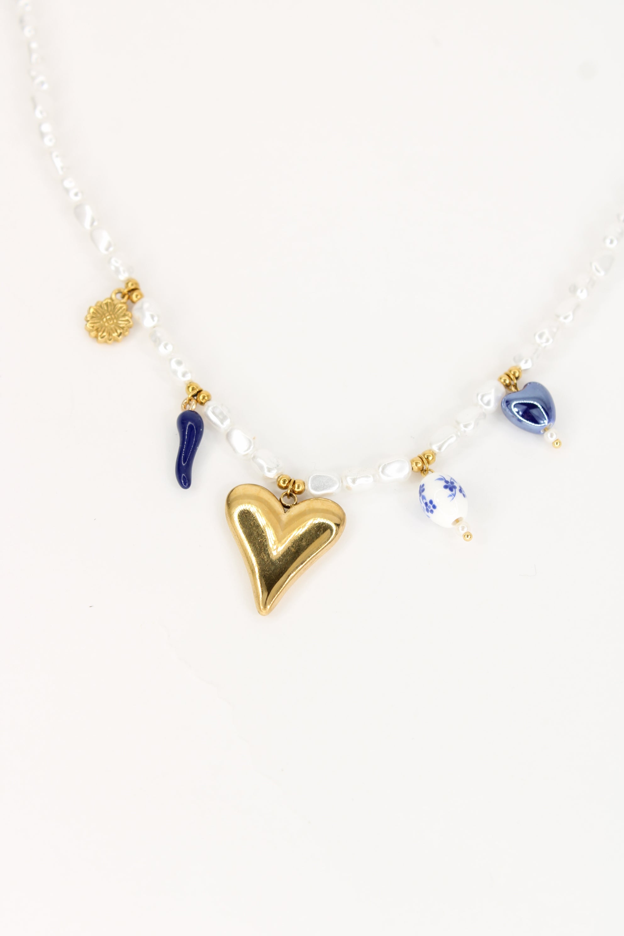 Collier Amorea – Collier cœur doré en acier inoxydable et perles