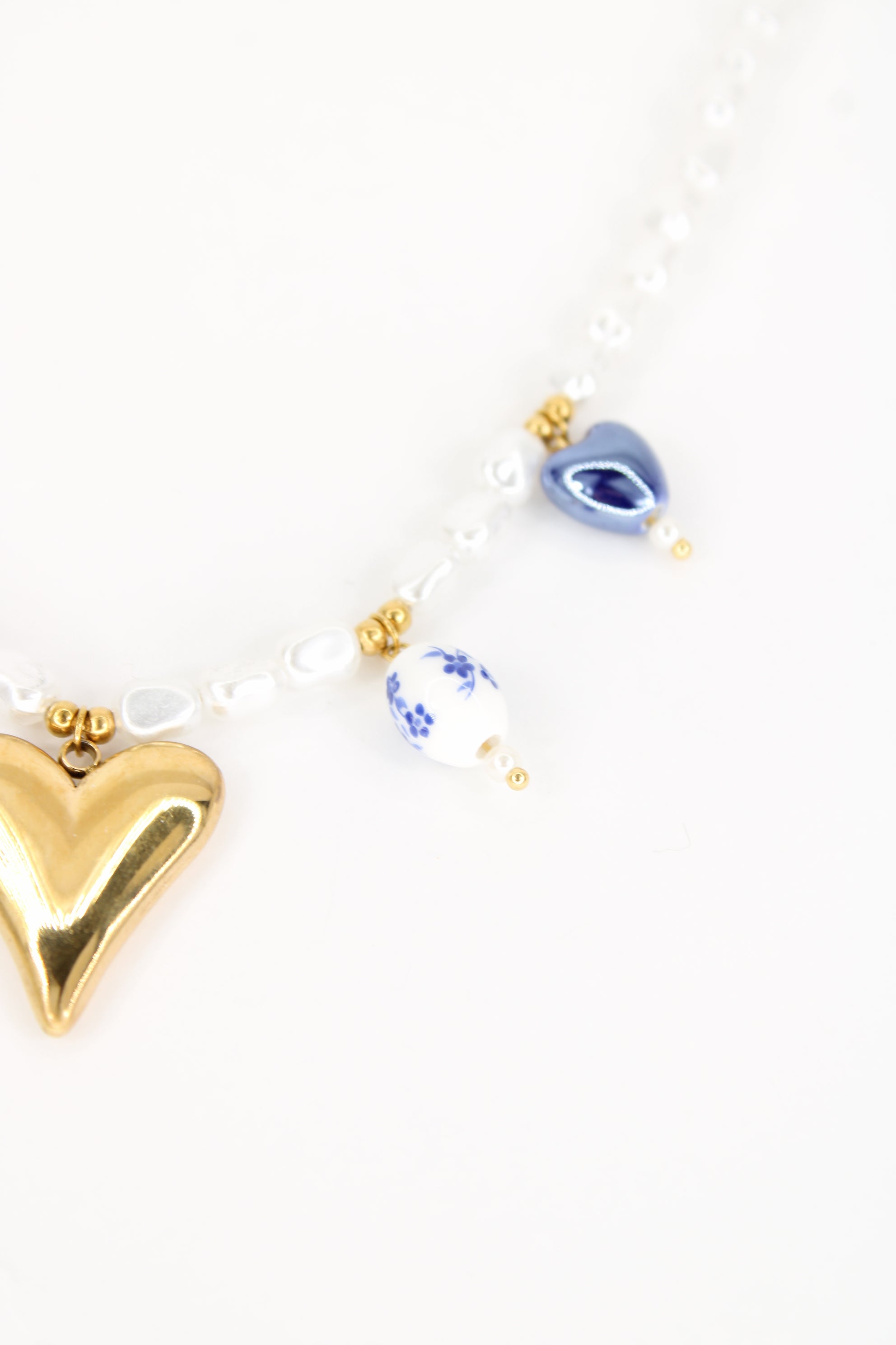 Collier Amorea – Collier cœur doré en acier inoxydable et perles