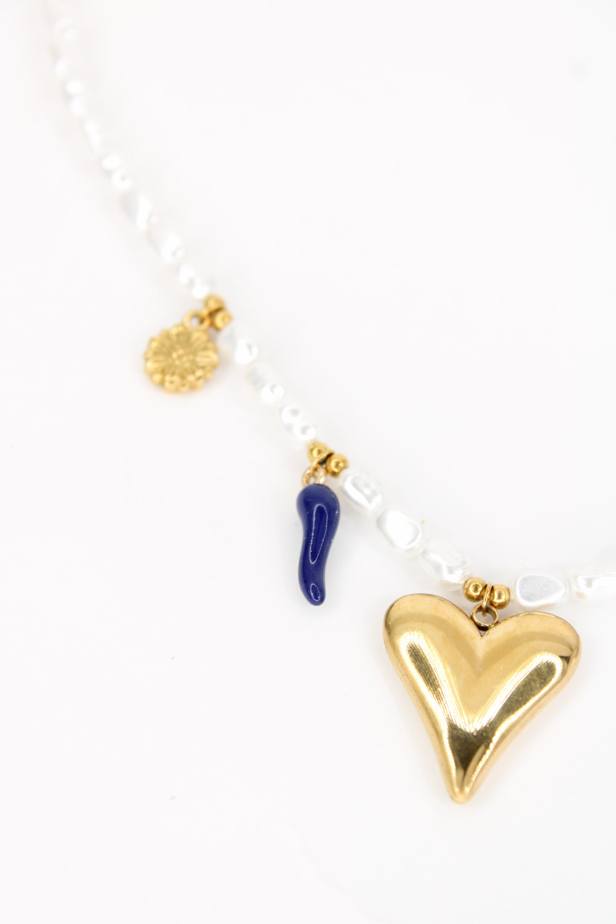 Collier Amorea – Collier cœur doré en acier inoxydable et perles