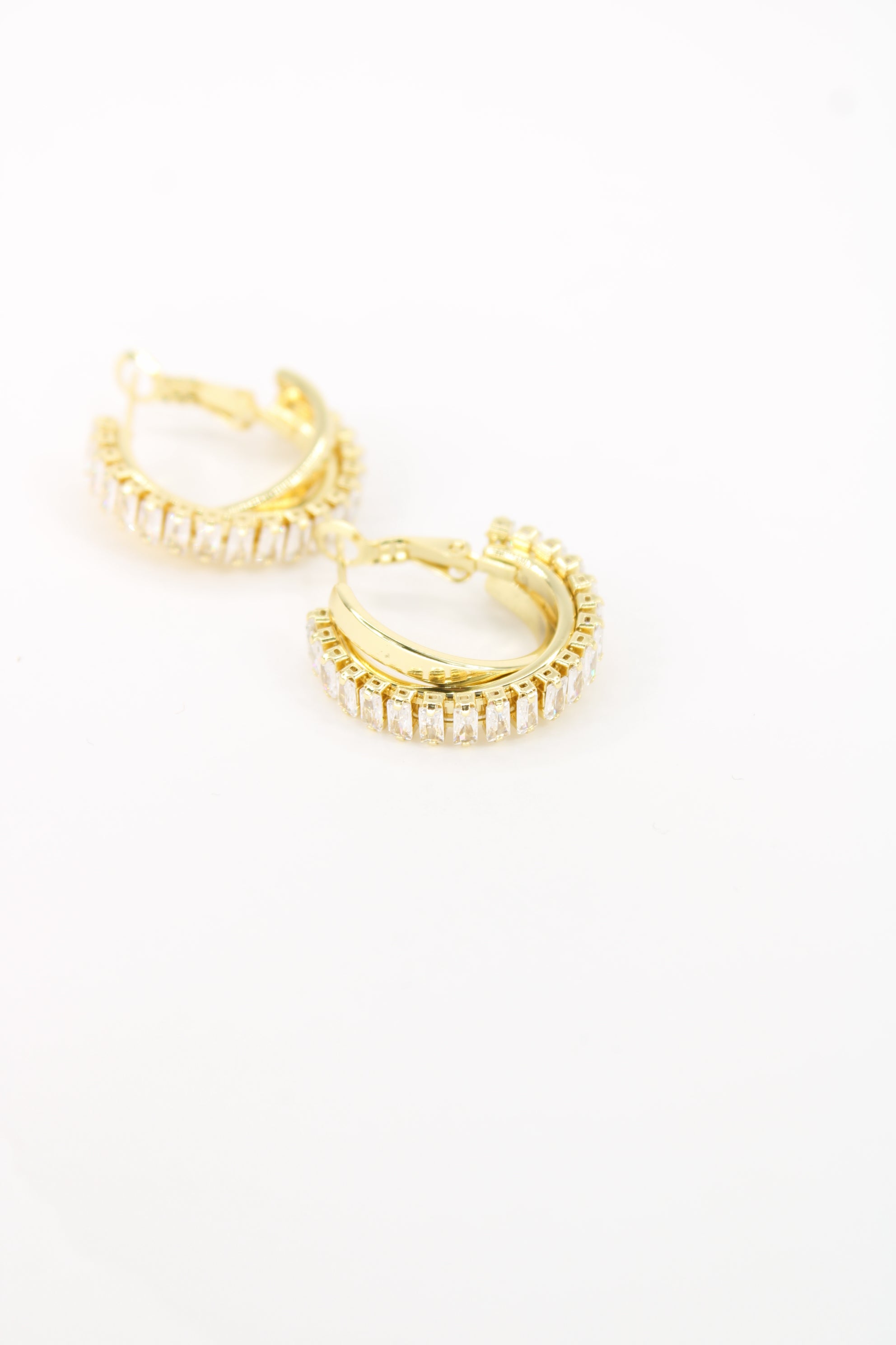 ✨Boucles d'oreilles Célésia - Anneaux Scintillants en Acier Inoxydable