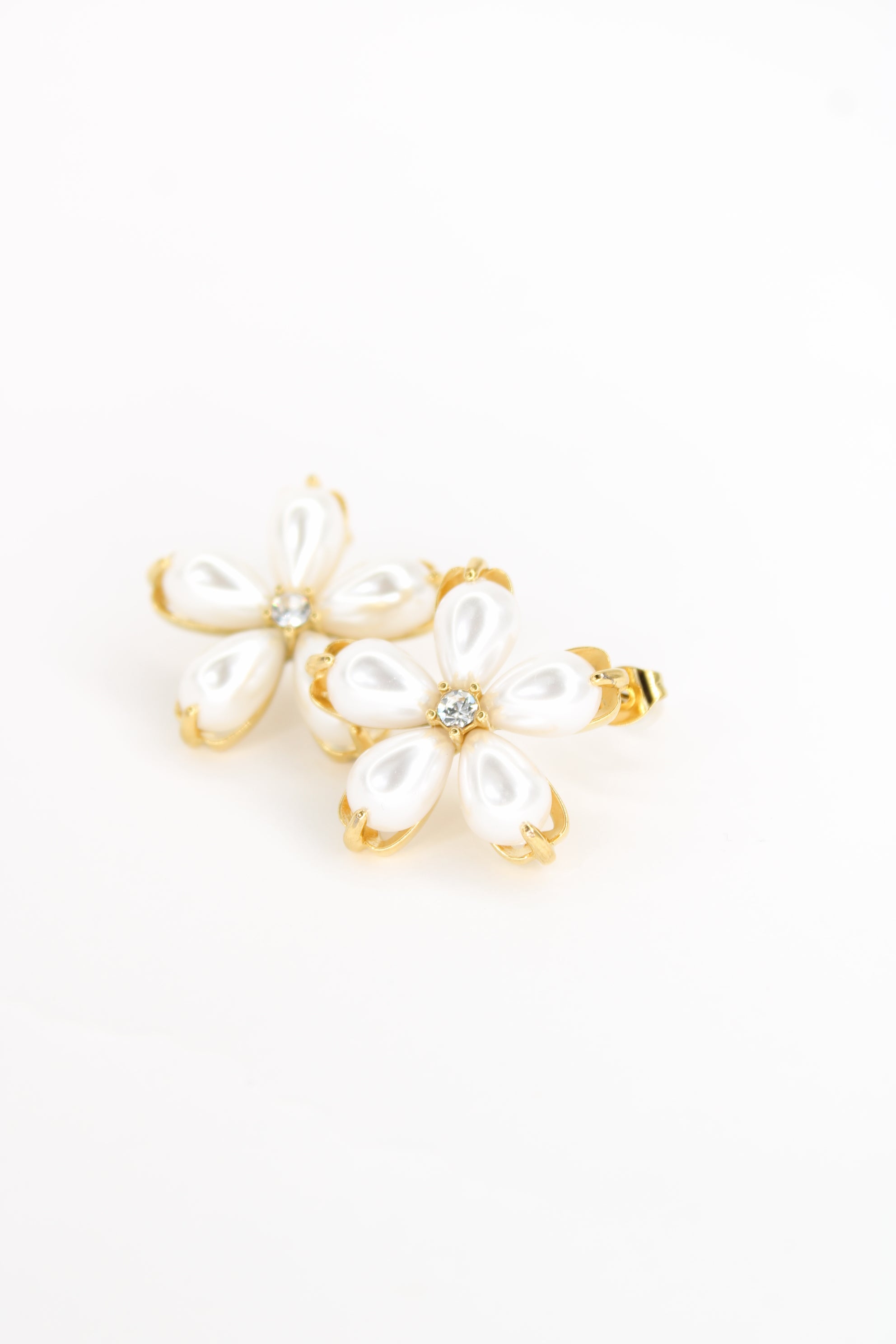 ✨Boucles d'oreilles Lunélia - Boucles Fleurs Nacrées en Acier Inoxydable