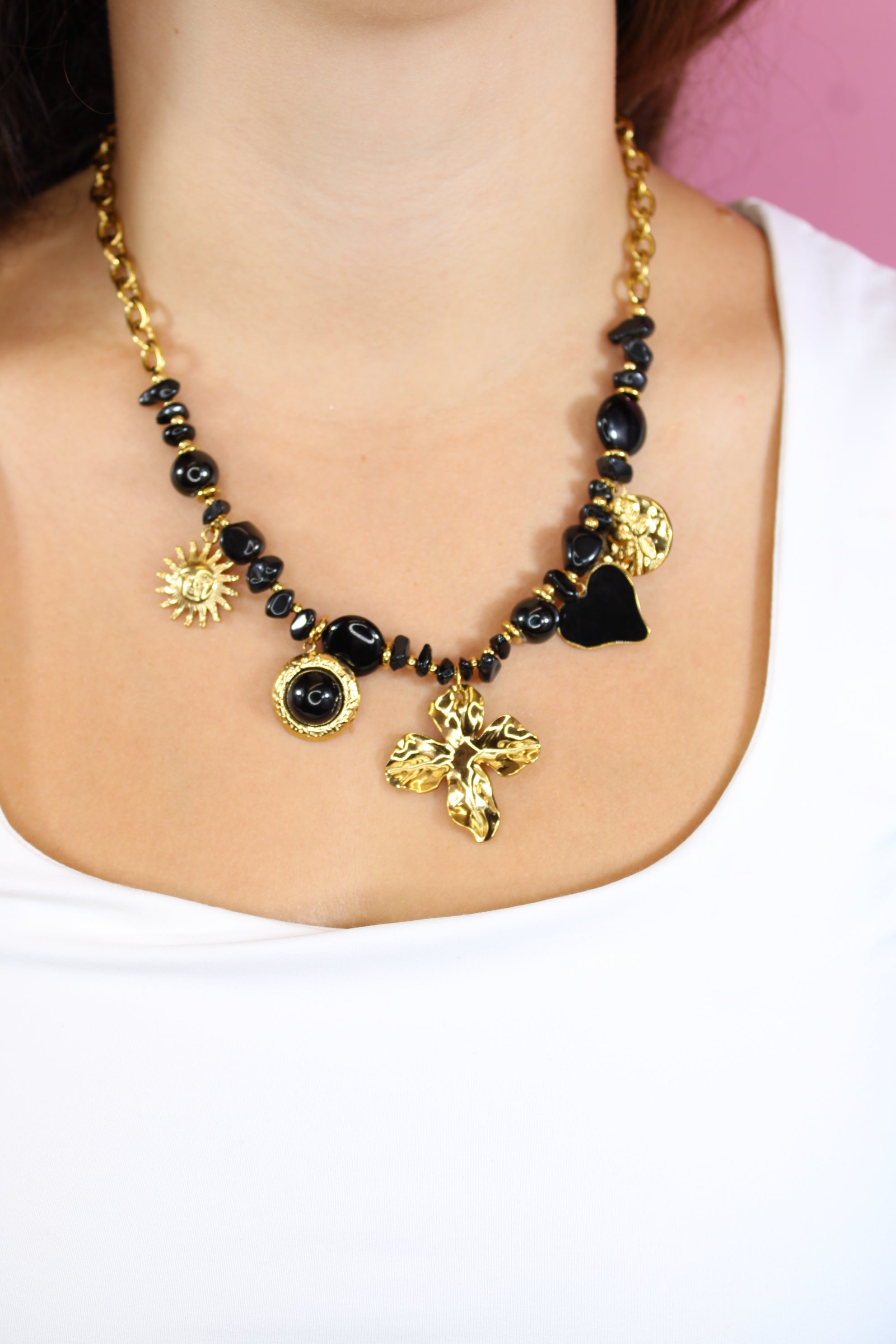 Collier Rosas