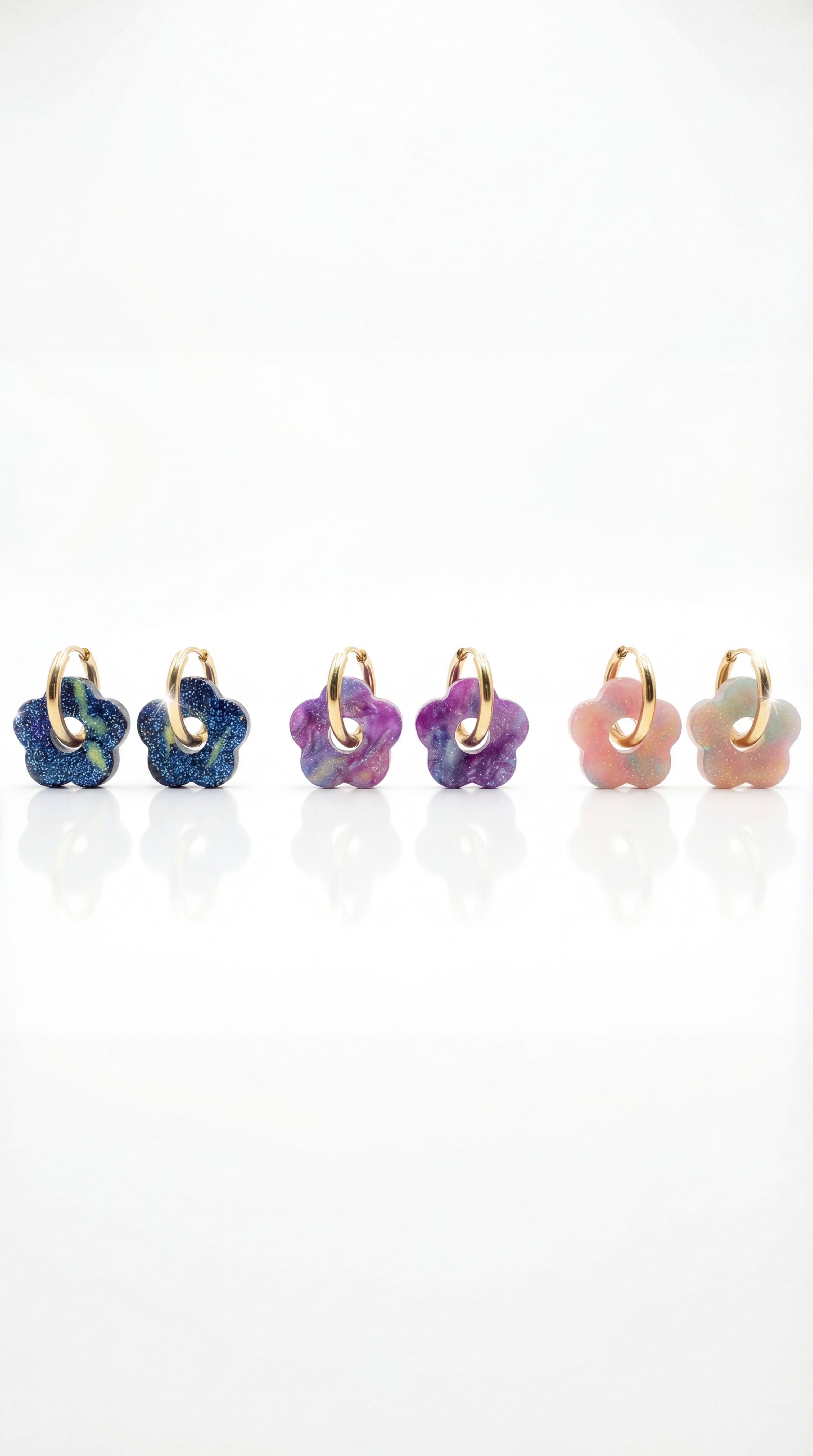 ✨ Boucles d’oreilles Matilda – Fleurs marbrées & éclat pailleté