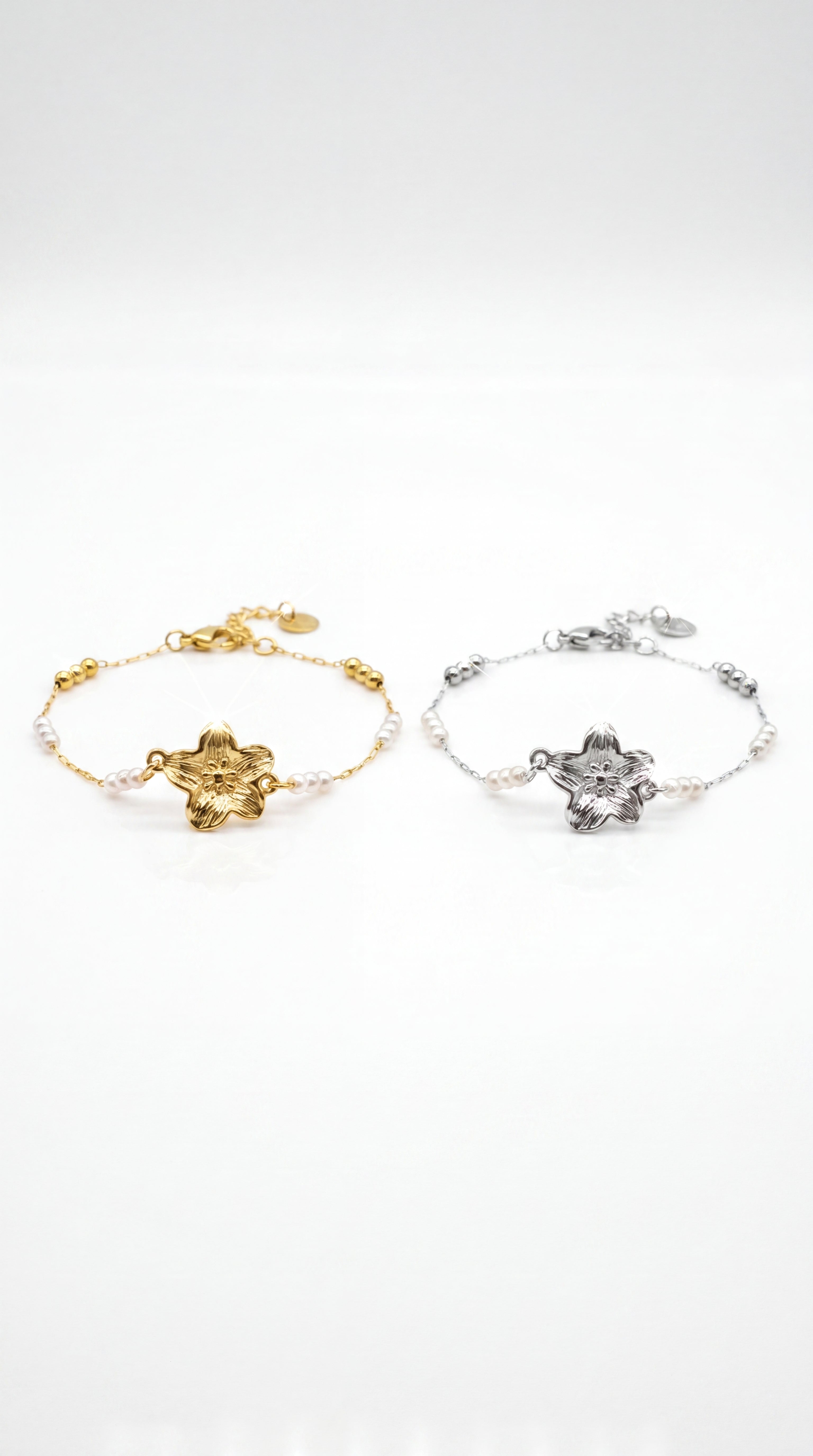Bracelet Mia – Fleur Ciselée & Perles fines en Acier Inoxydable