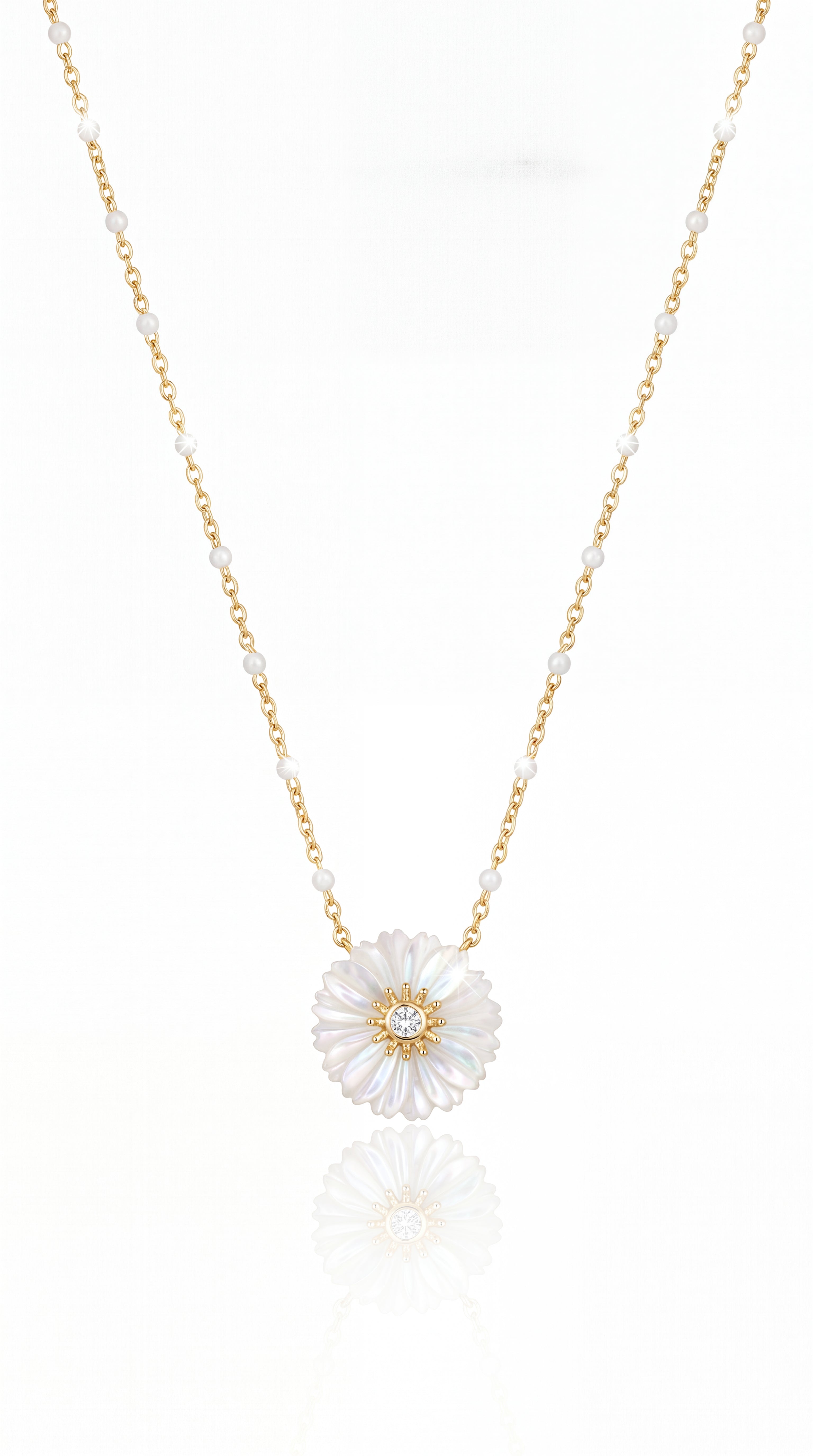 ✨ Collier Mini Fleur – Élégance délicate & touche nacrée