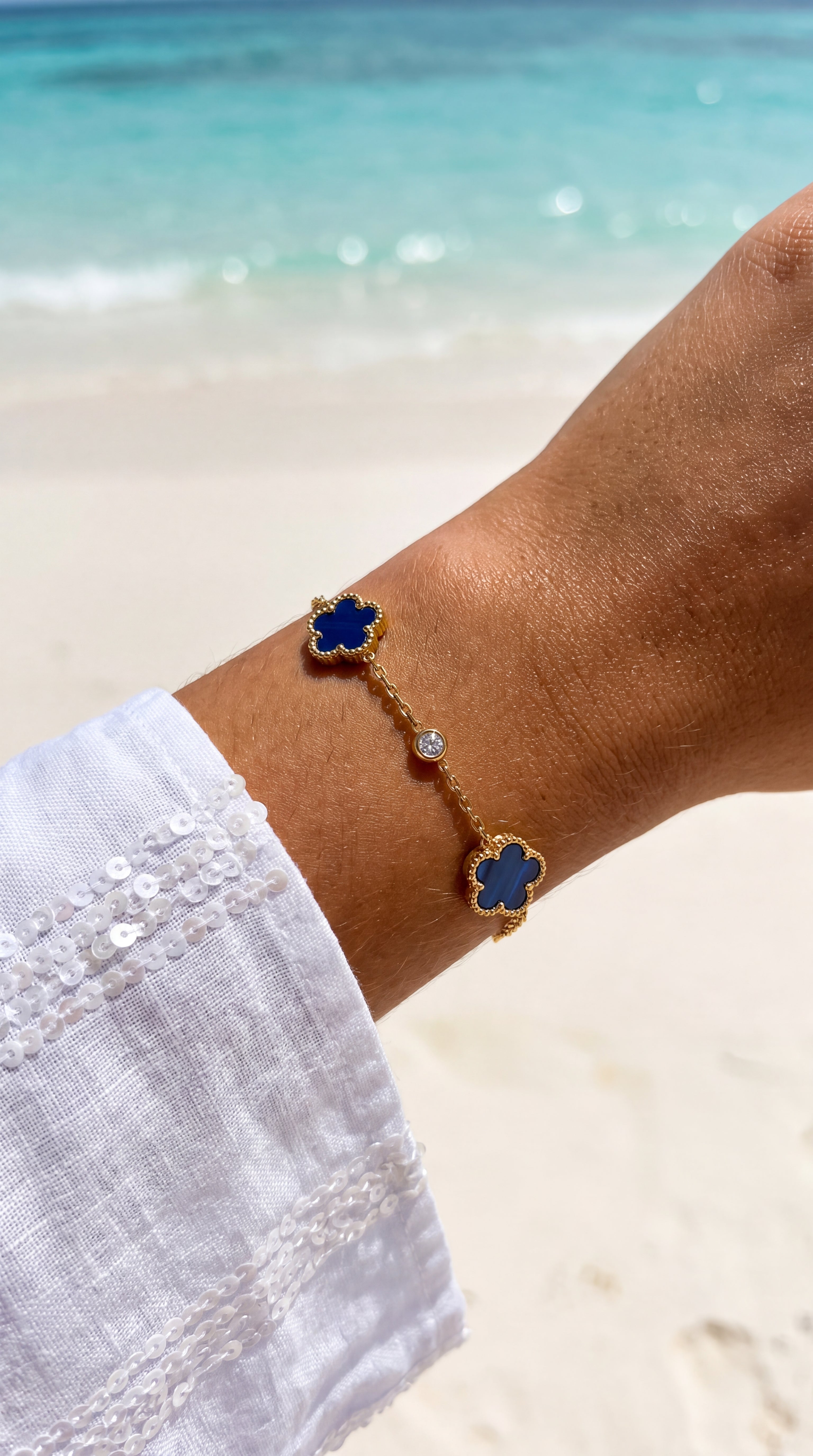 Bracelet Orla trèfles colorés en acier inoxydable – Doré ou argenté – Bijou femme tendance Langon