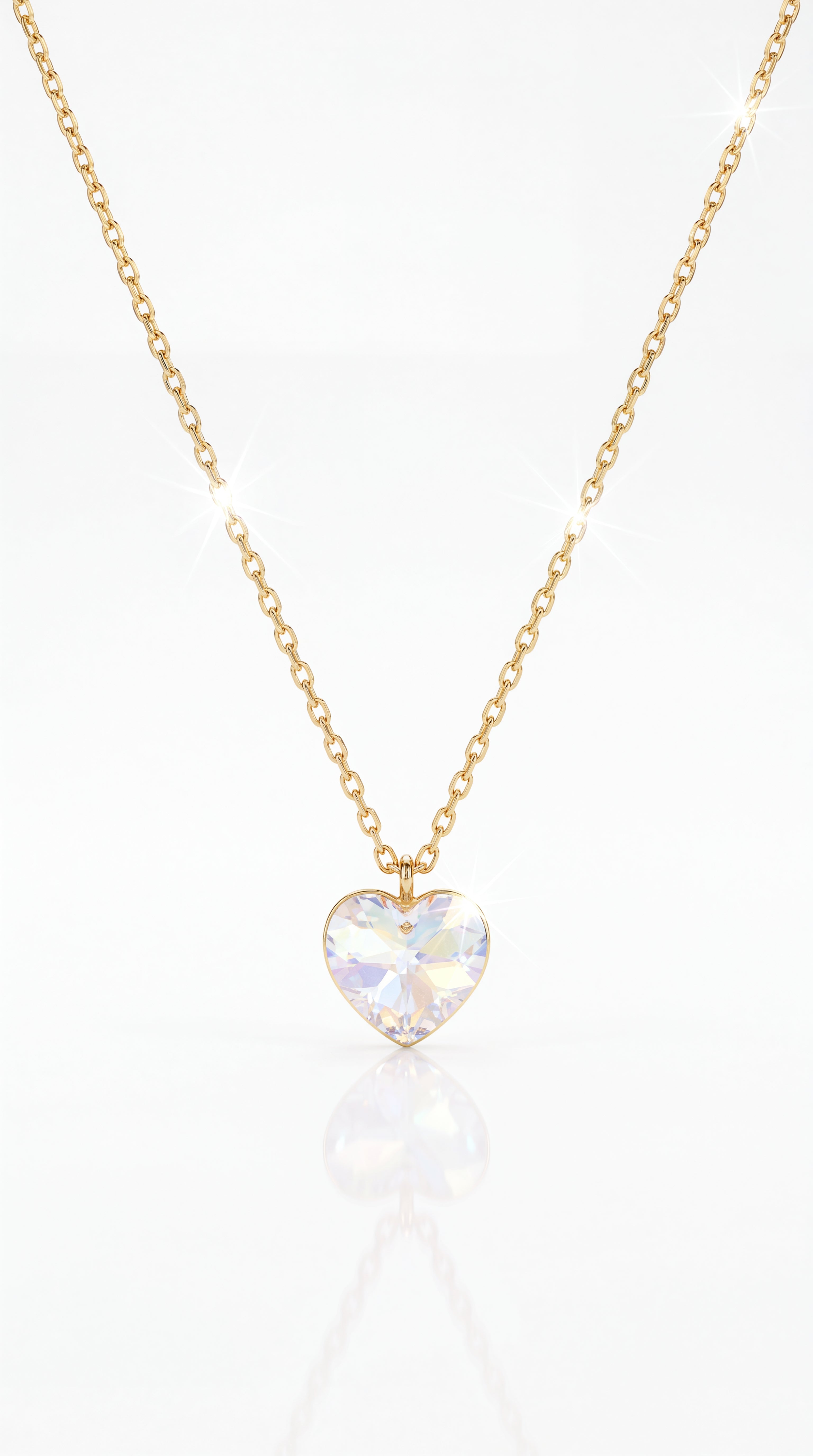 COLLIER "AMORA" – PENDENTIF CŒUR EN CRISTAL SWAROVSKI & CHAÎNE DORÉE EN ACIER INOXYDABLE