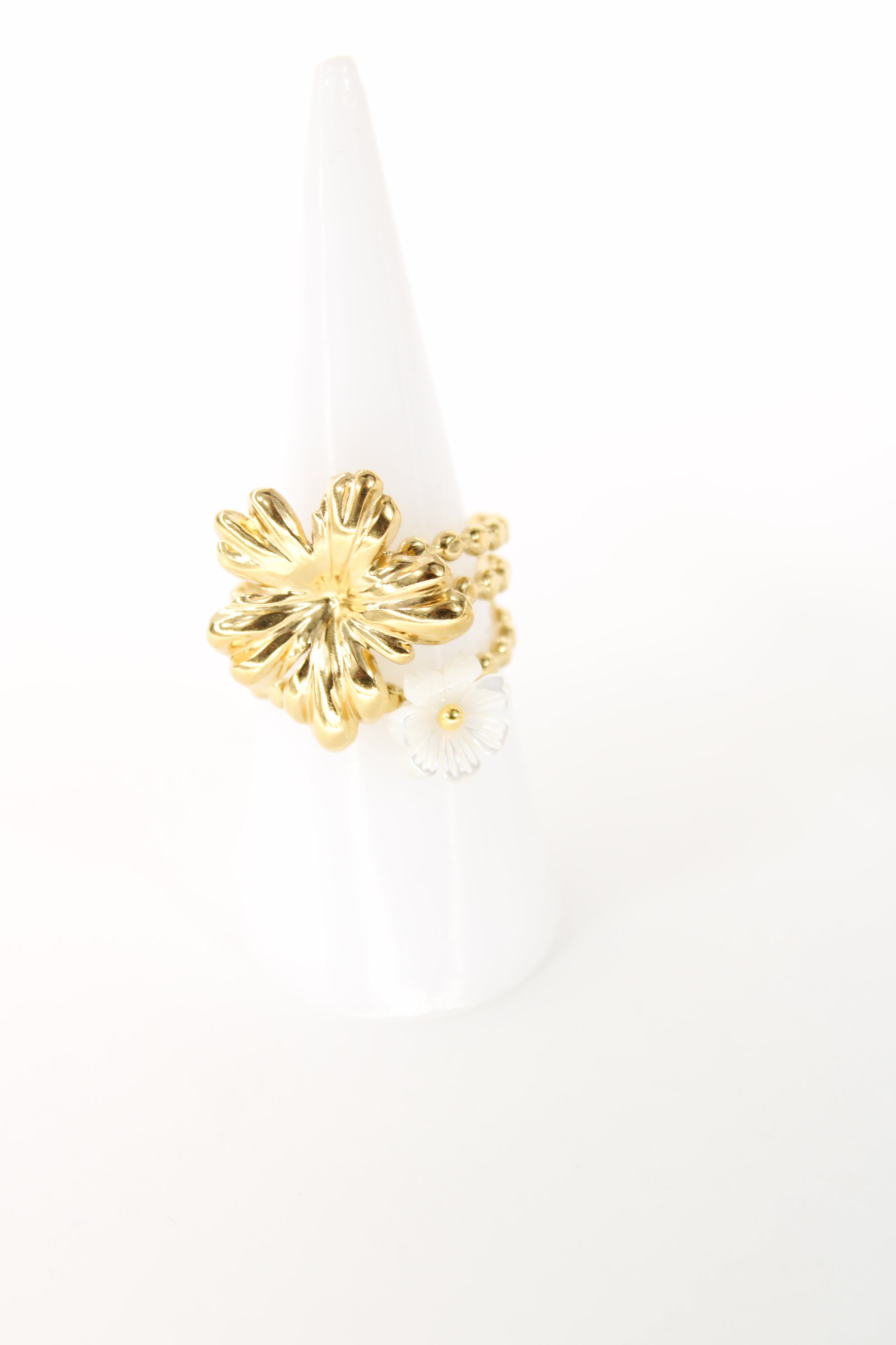 Bague Mandy Dorée – Fleur Sculptée – Acier Inoxydable