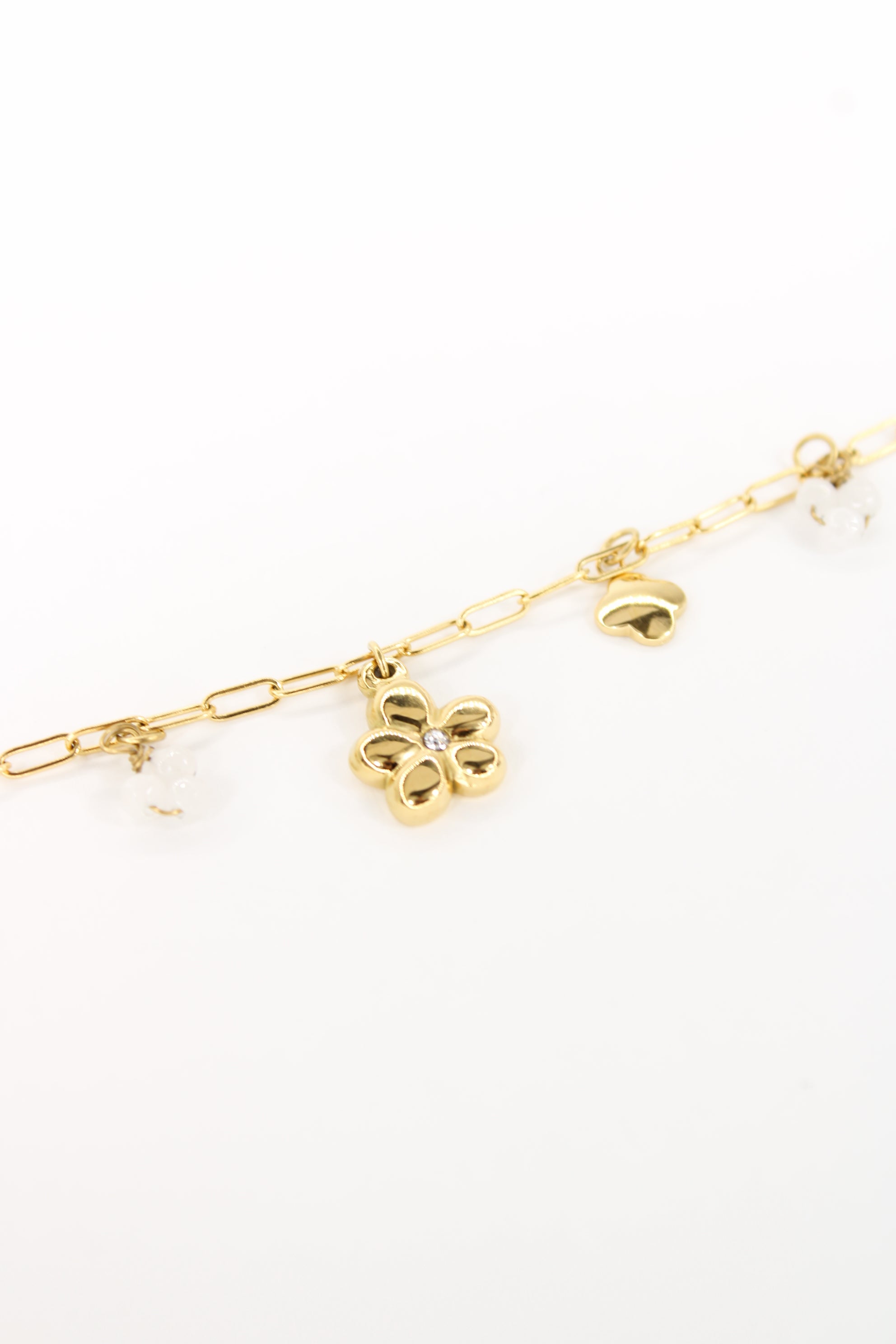 Bracelet Margaux à charms soleil, fleur et cœur en acier inoxydable doré – Bijou femme Langon