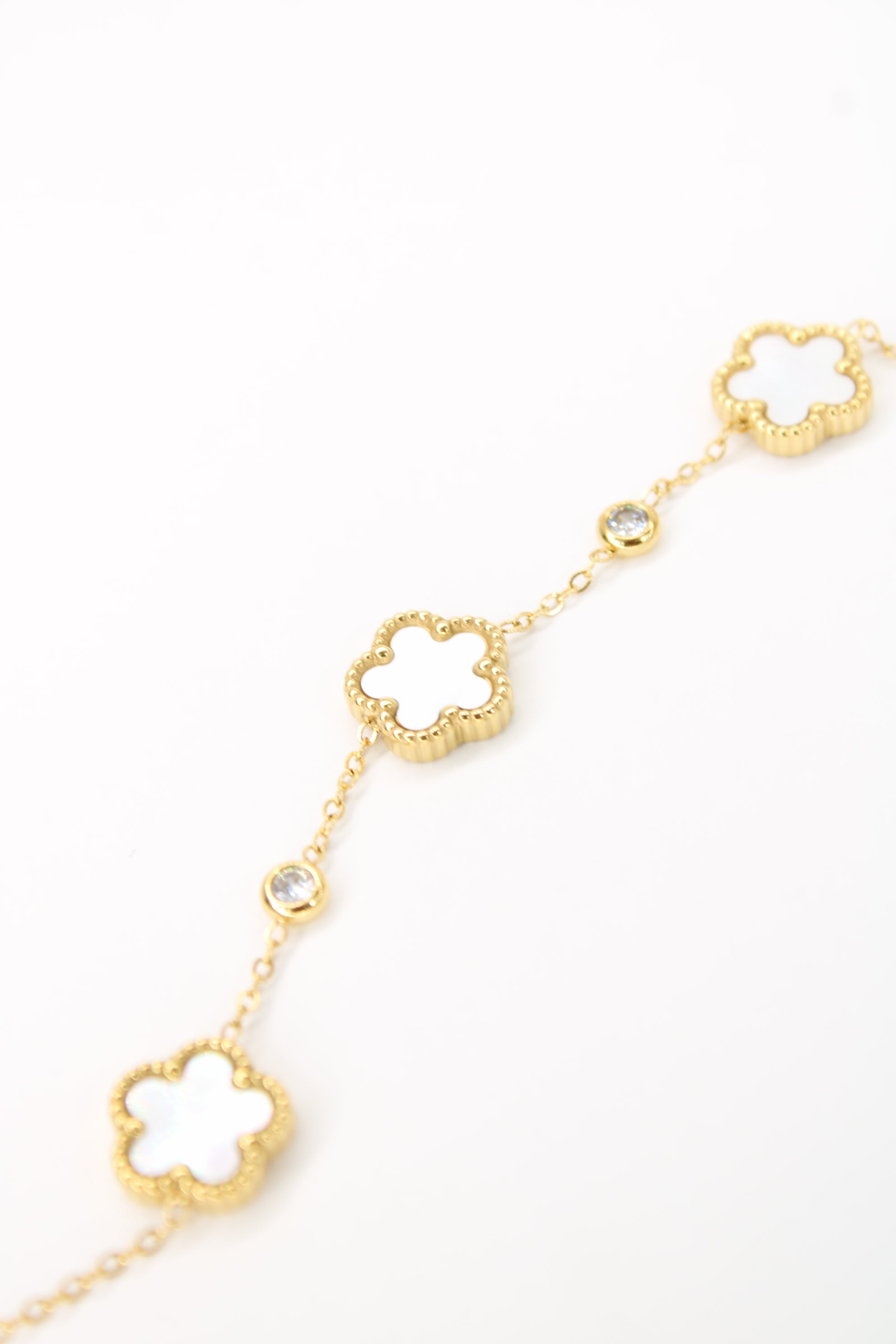 Bracelet Orla trèfles colorés en acier inoxydable – Doré ou argenté – Bijou femme tendance Langon