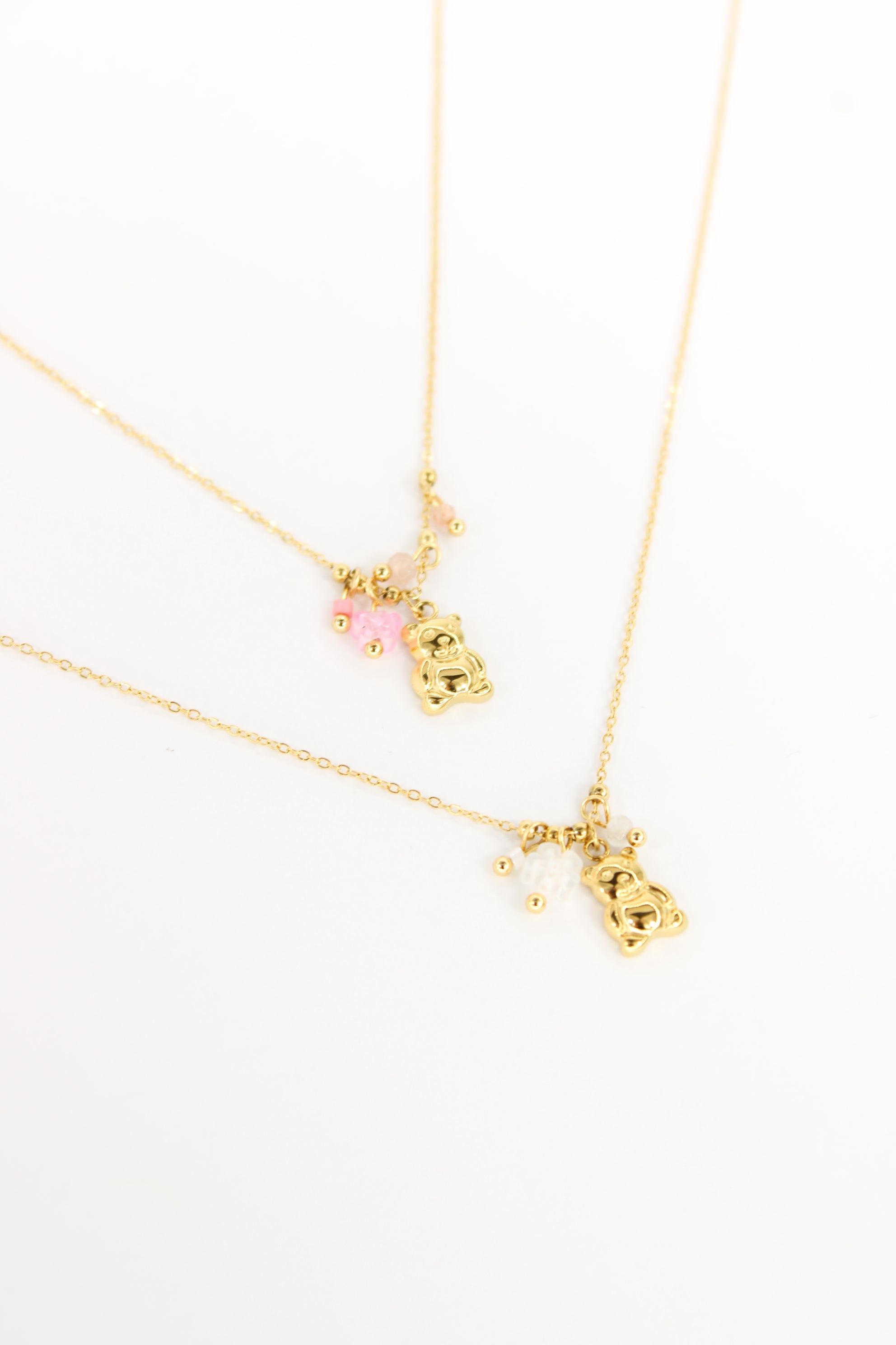 Collier ourson Stacy en acier inoxydable doré – Collier femme pendentif teddy et perles – Bijou tendance Langon