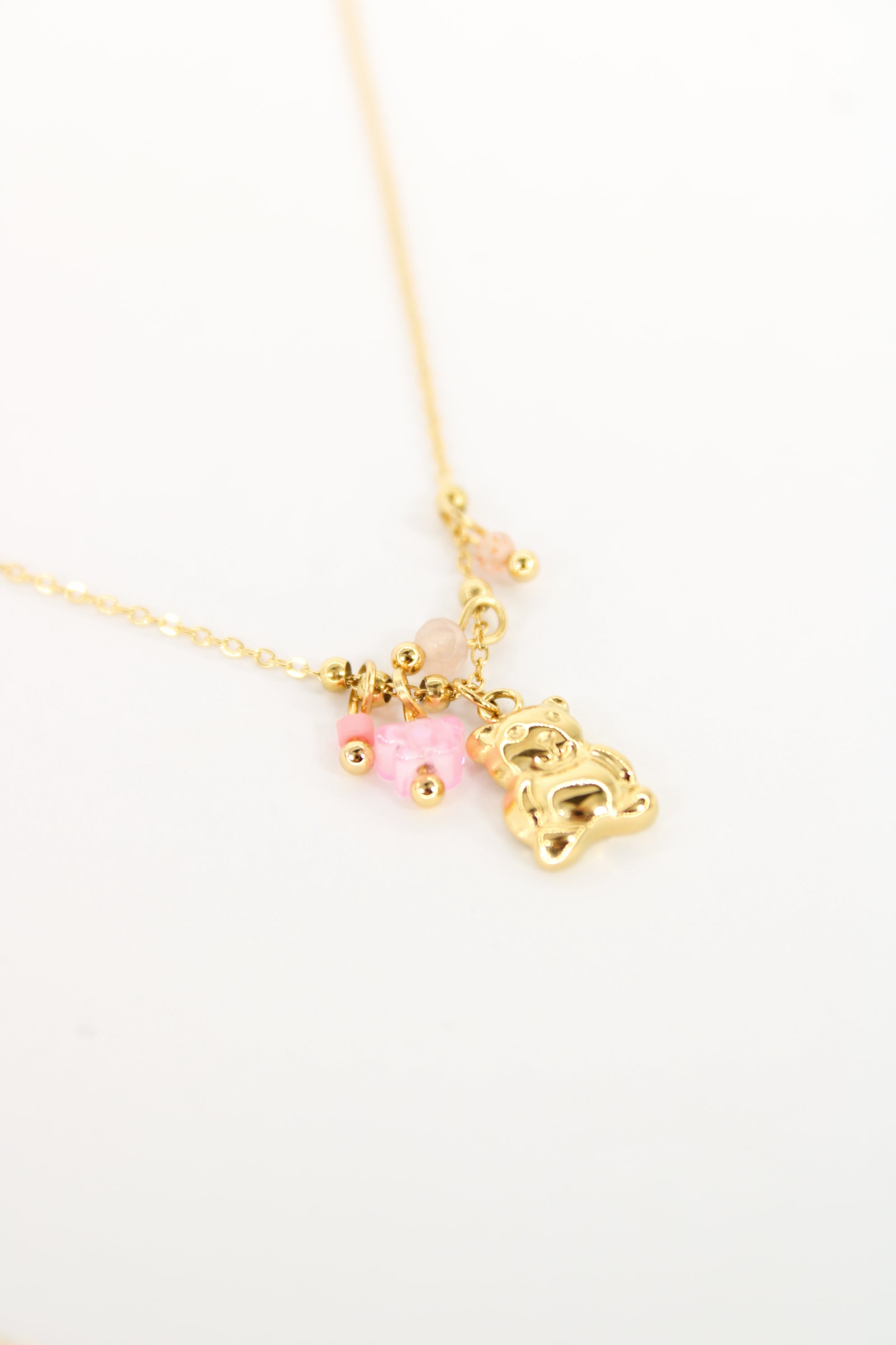 Collier ourson Stacy en acier inoxydable doré – Collier femme pendentif teddy et perles – Bijou tendance Langon