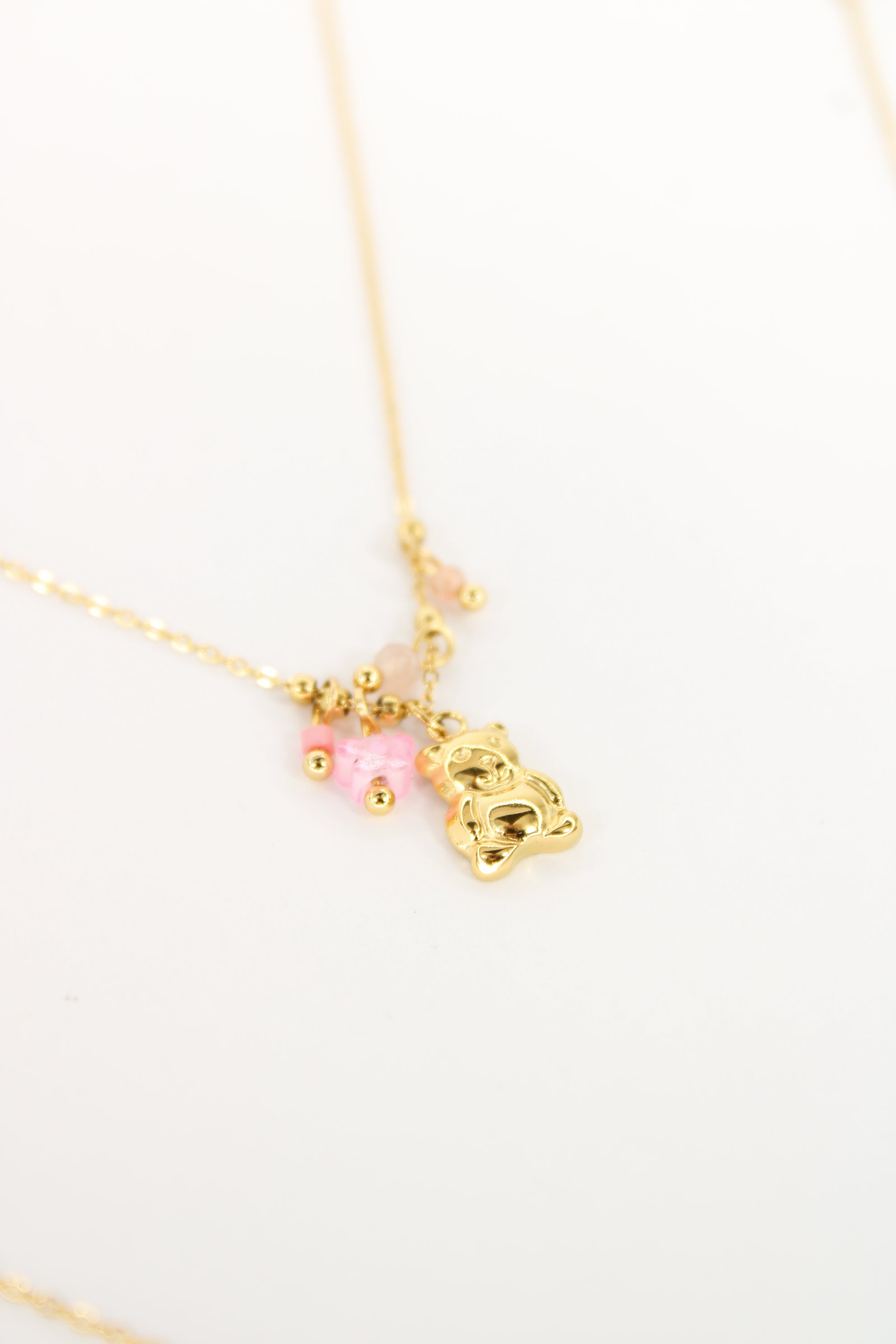 Collier ourson Stacy en acier inoxydable doré – Collier femme pendentif teddy et perles – Bijou tendance Langon