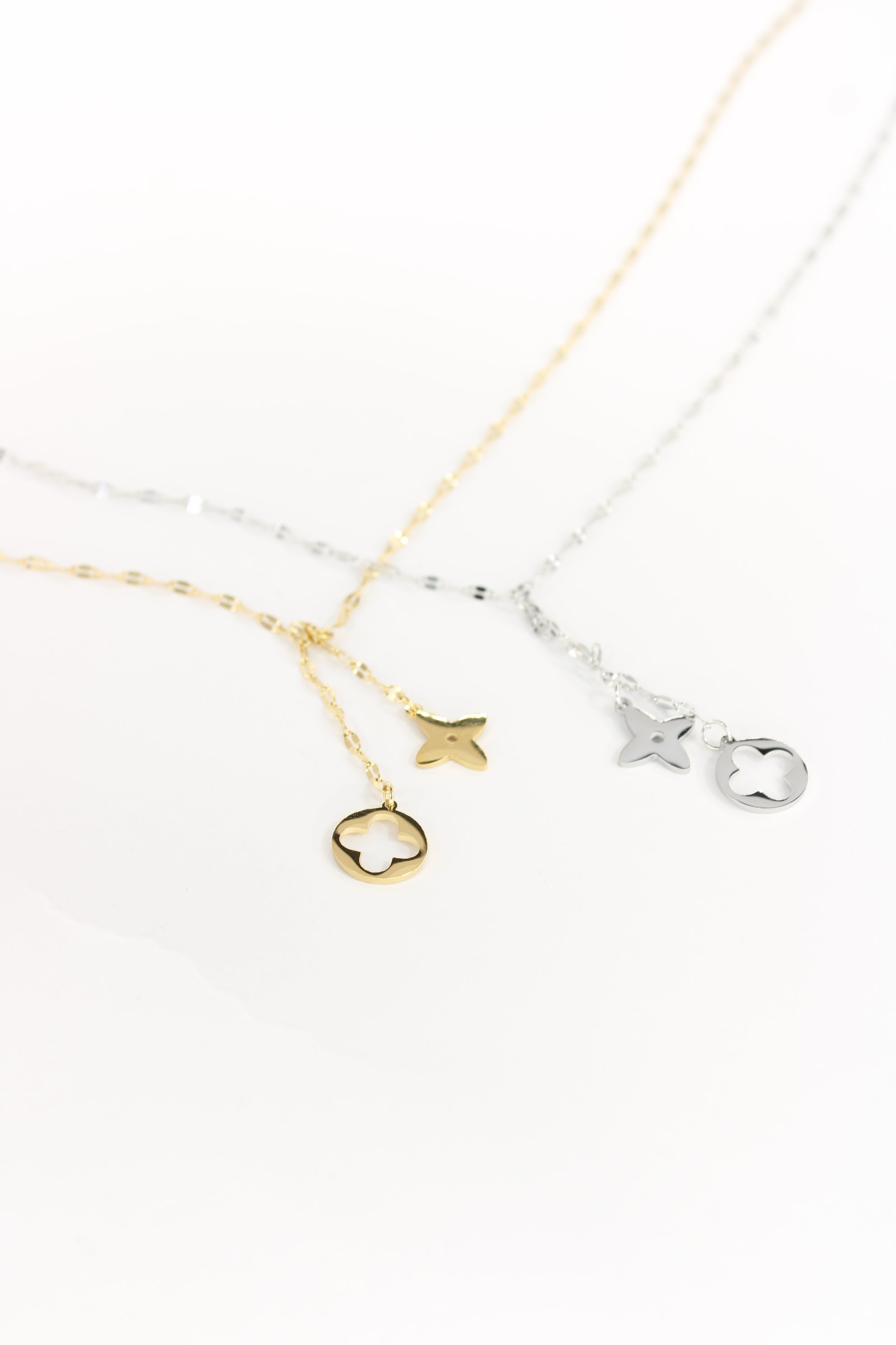 Collier Valeria en acier inoxydable – Collier trèfle blanc doré ou argent – Bijou femme tendance Langon