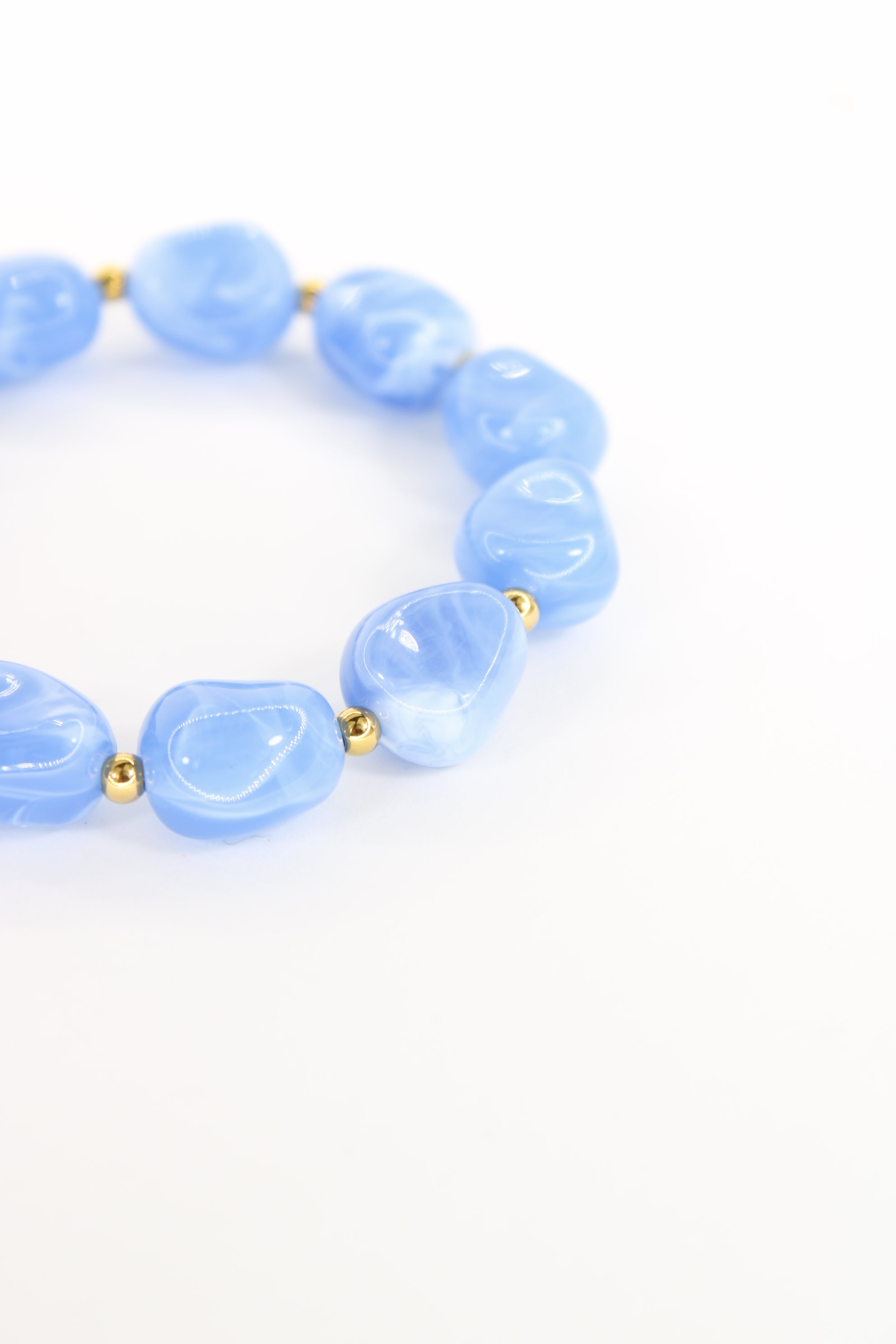 Bracelet Yelena bleu en perles effet marbré – Acier inoxydable doré – Bracelet femme tendance Langon