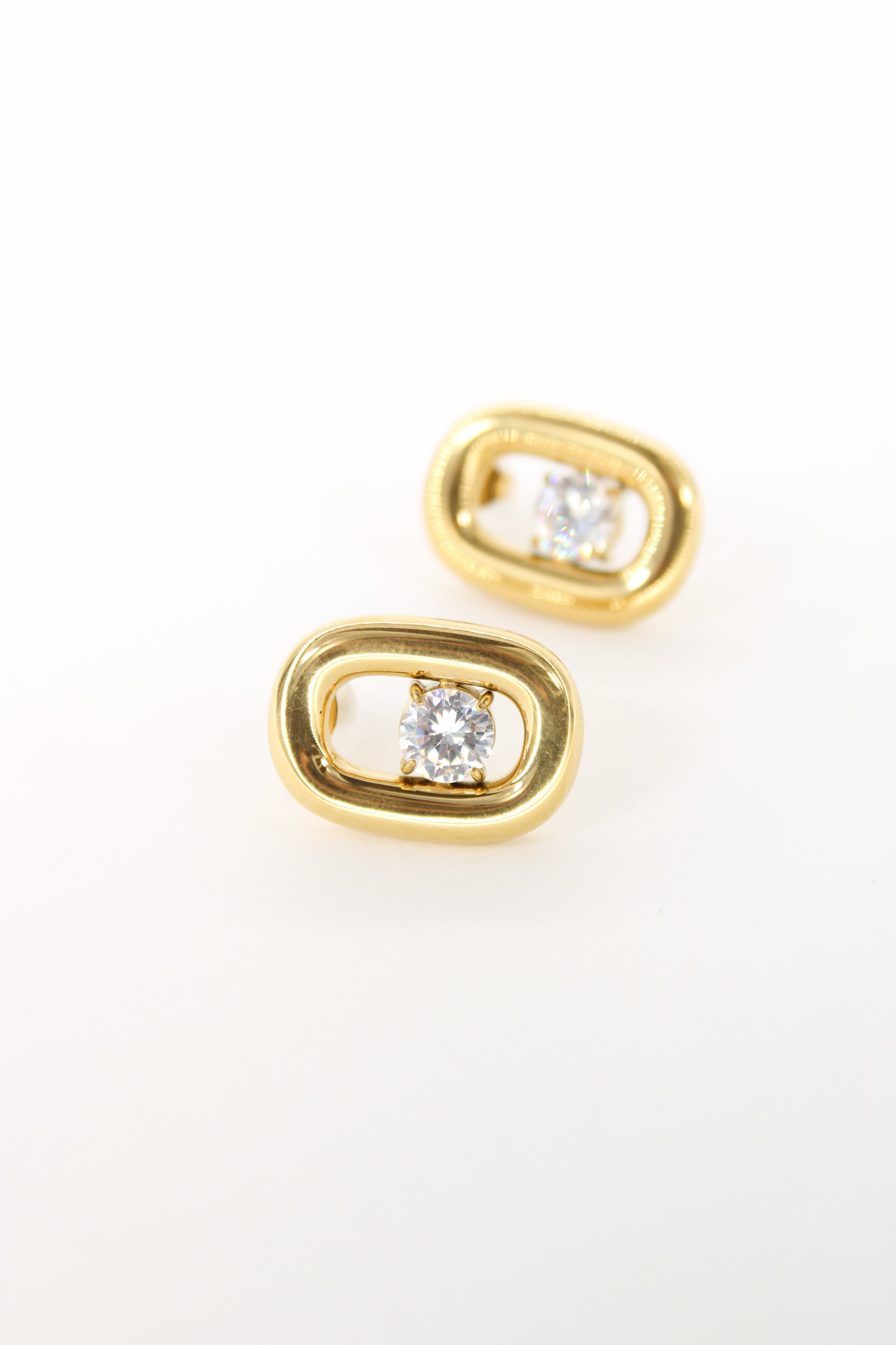 ✨ Boucles d’Oreilles Rebecca Dorées – Pierre Brillante – Acier Inoxydable