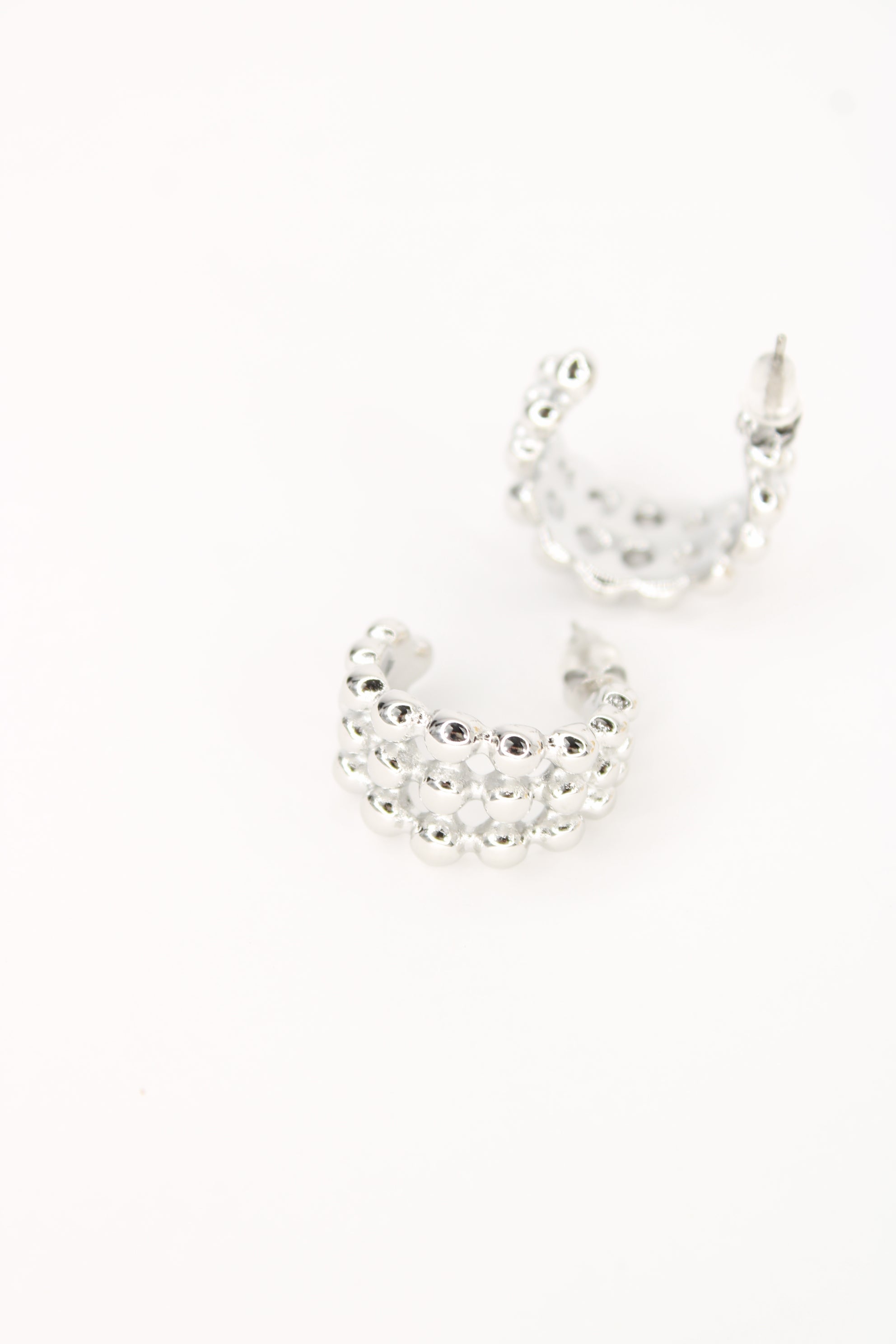 Boucles d’Oreilles Nolya – Créoles Non Fermées avec Petites Boules en Acier Inoxydable