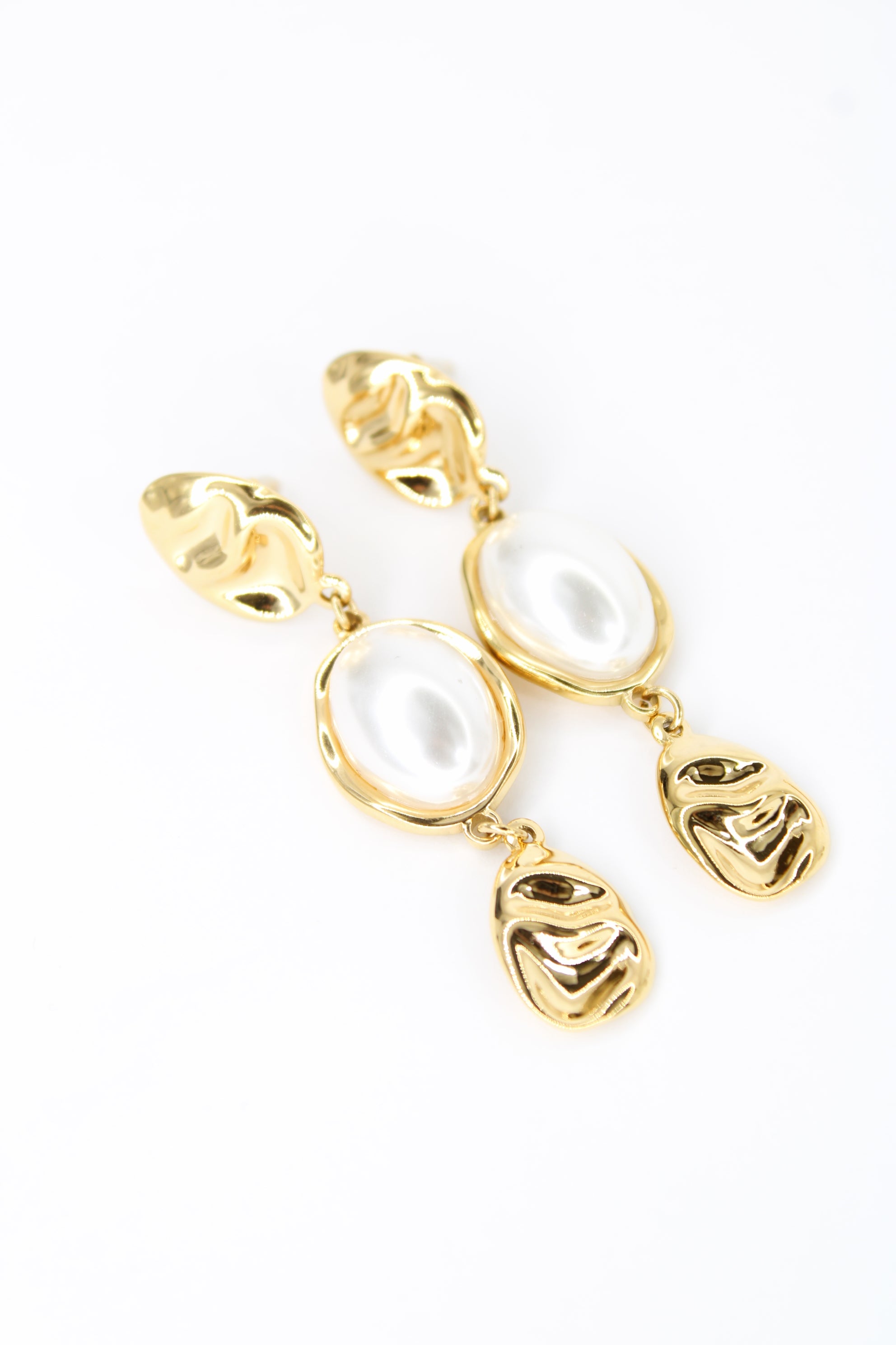 Boucles d’Oreilles Praline – Pendantes avec Perle Blanche Nacrée, Bijou Femme Chic