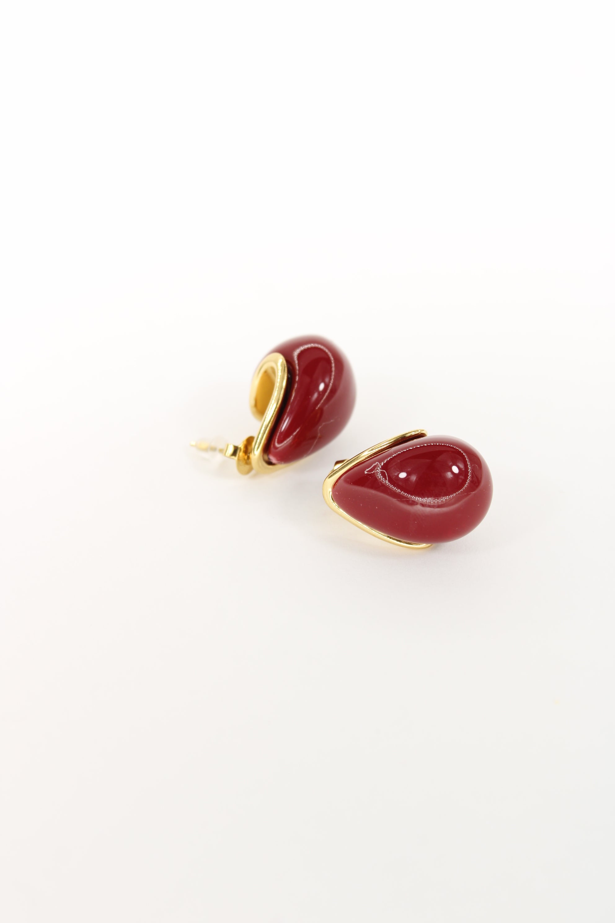 ❤️ Boucles d’oreilles Aurore – Goutte rouge passion en acier inoxydable doré