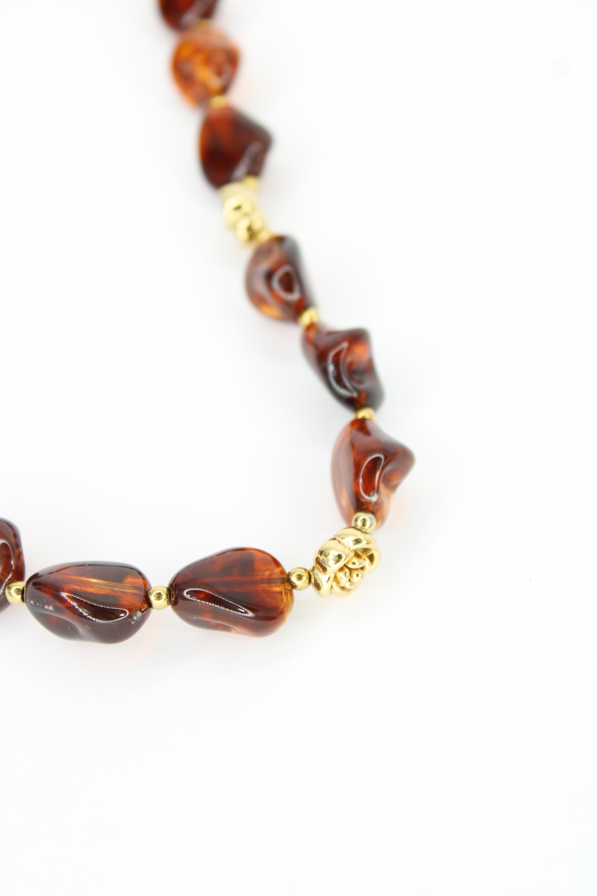 Collier Astra – Pierres Marron Marbrées & Acier Inoxydable Doré