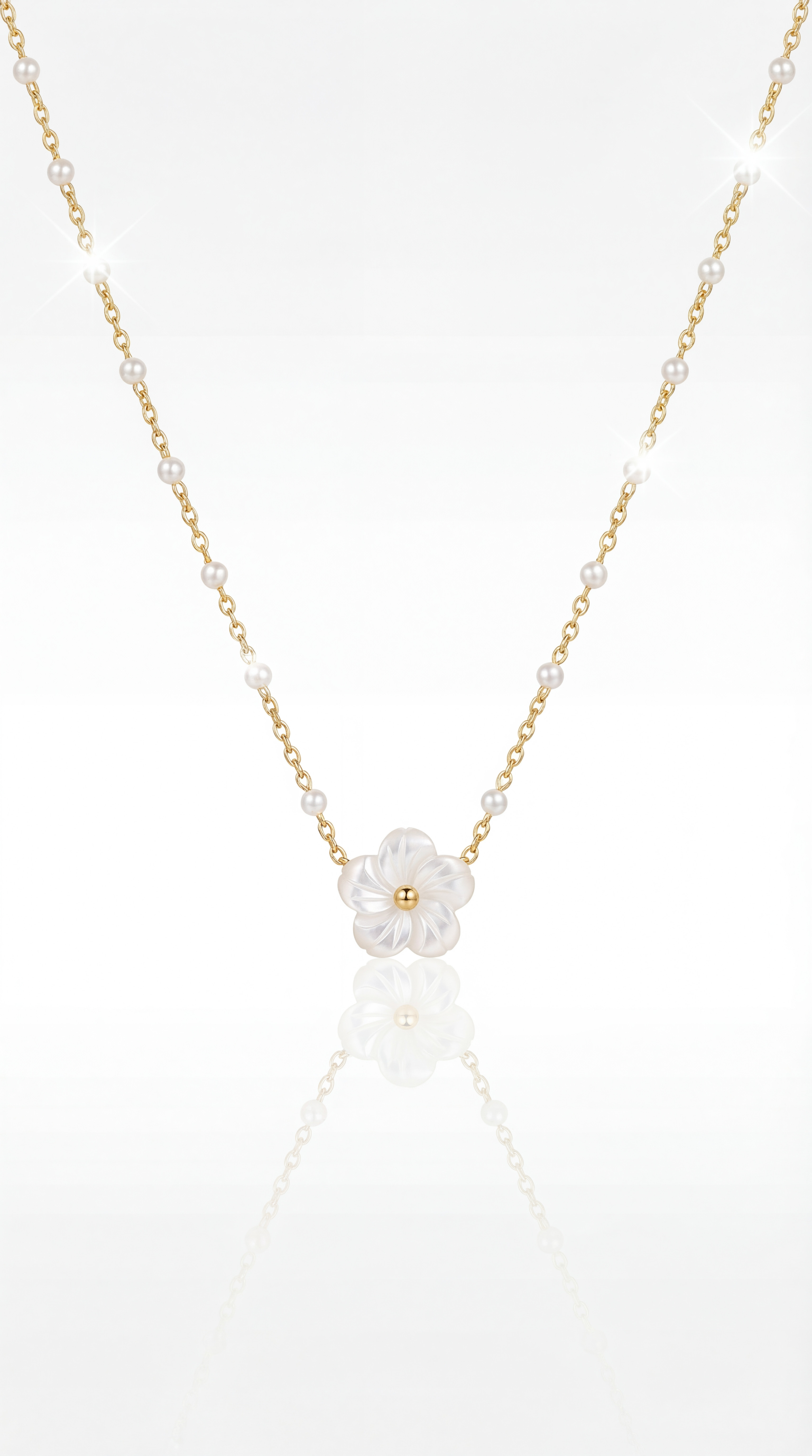 ✨ Collier Mini Fleur – Élégance délicate & touche nacrée